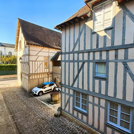 Le Soleil Levant - Cosy Dans Quartier Historique Cathedrale - Mon Groom Troyes