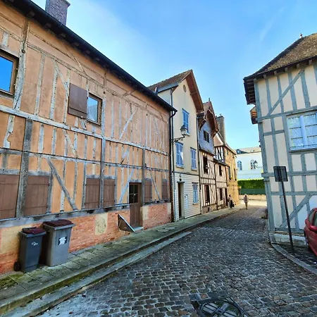 Le Soleil Levant - Cosy Dans Quartier Historique Cathedrale - Mon Groom *